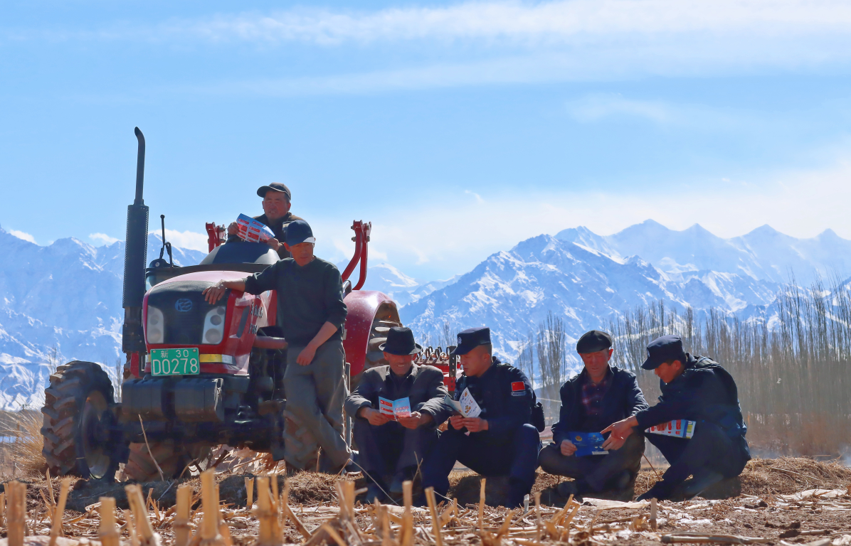 边境普法路 亦是风景路