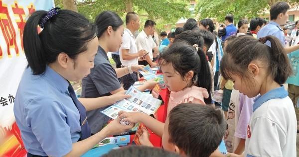 海南屯昌检察院开展普法宣传进校园活动
