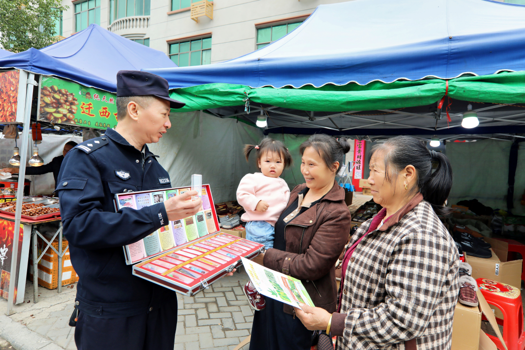 江西分宜：禁毒宣传进集市