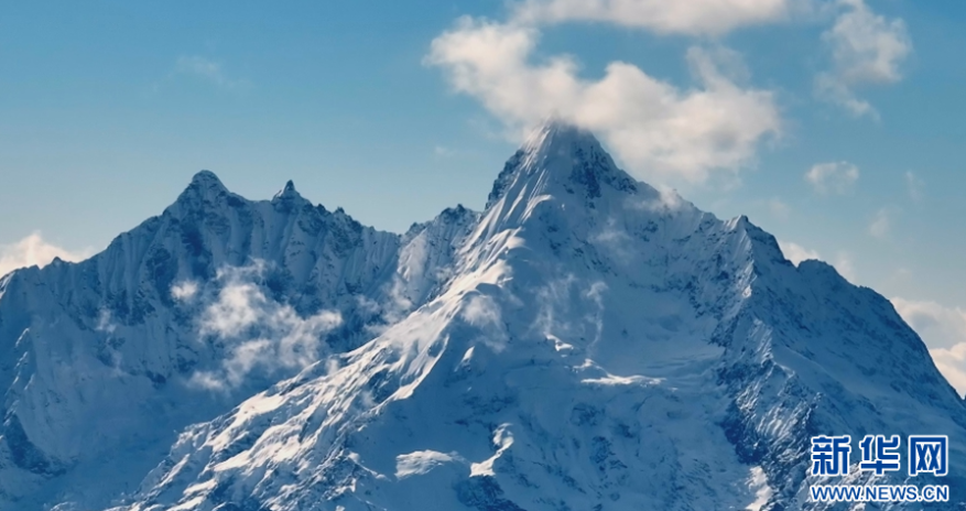 航拍白马雪山风光 辽阔壮美如诗篇