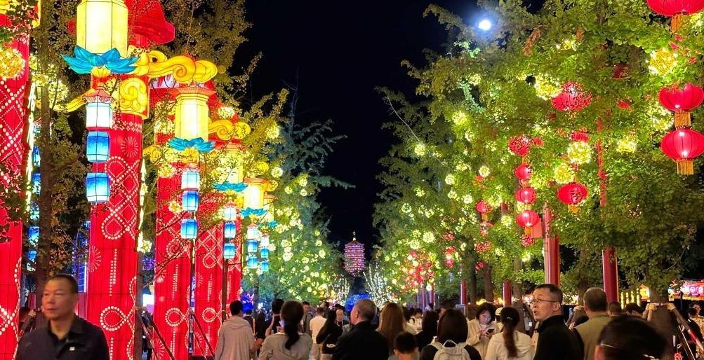 潮体验、微度假、热IP——中秋节假期各地消费市场扫描