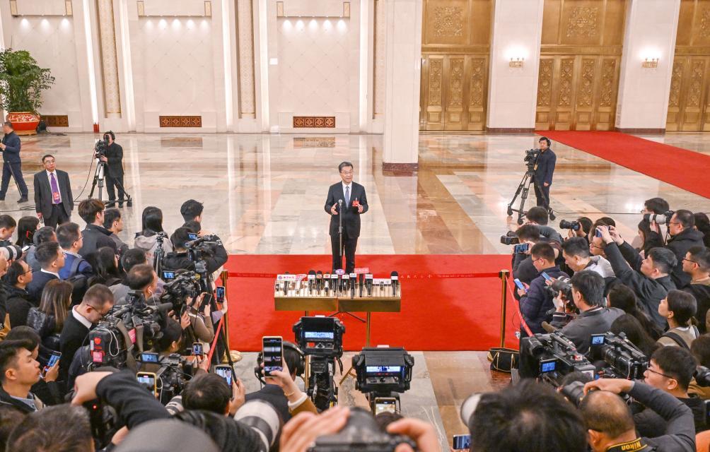 教育部部长怀进鹏接受媒体采访