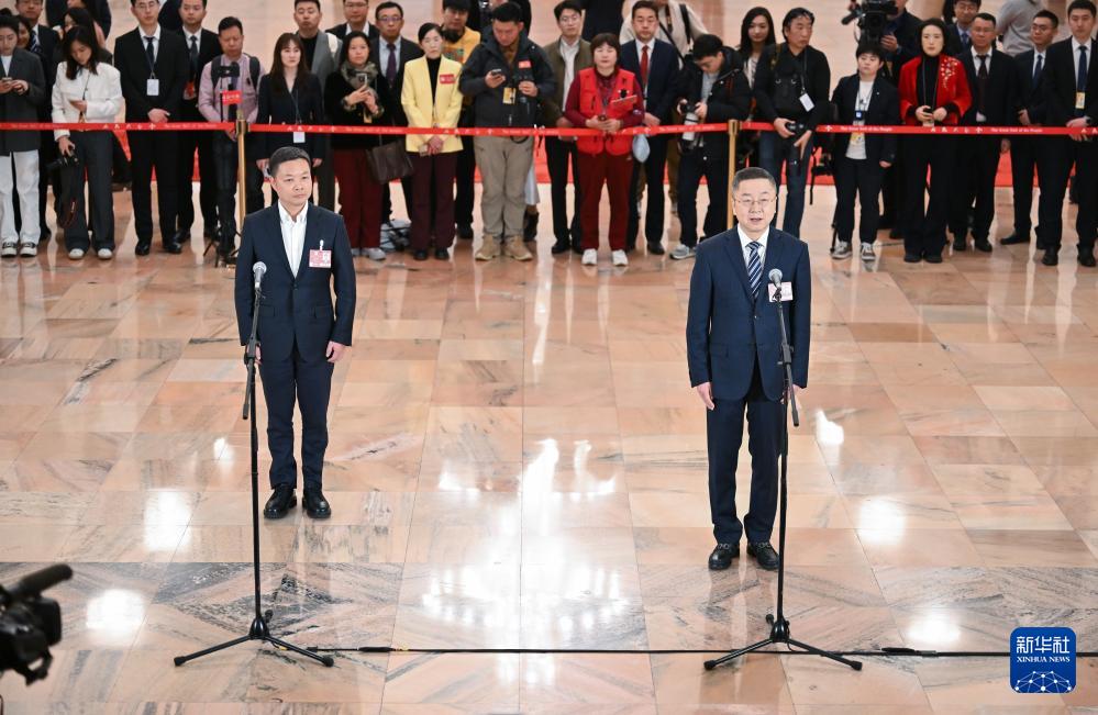 十四届全国人大三次会议第二场“代表通道”集中采访活动