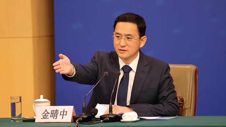 民生主题记者会主持人