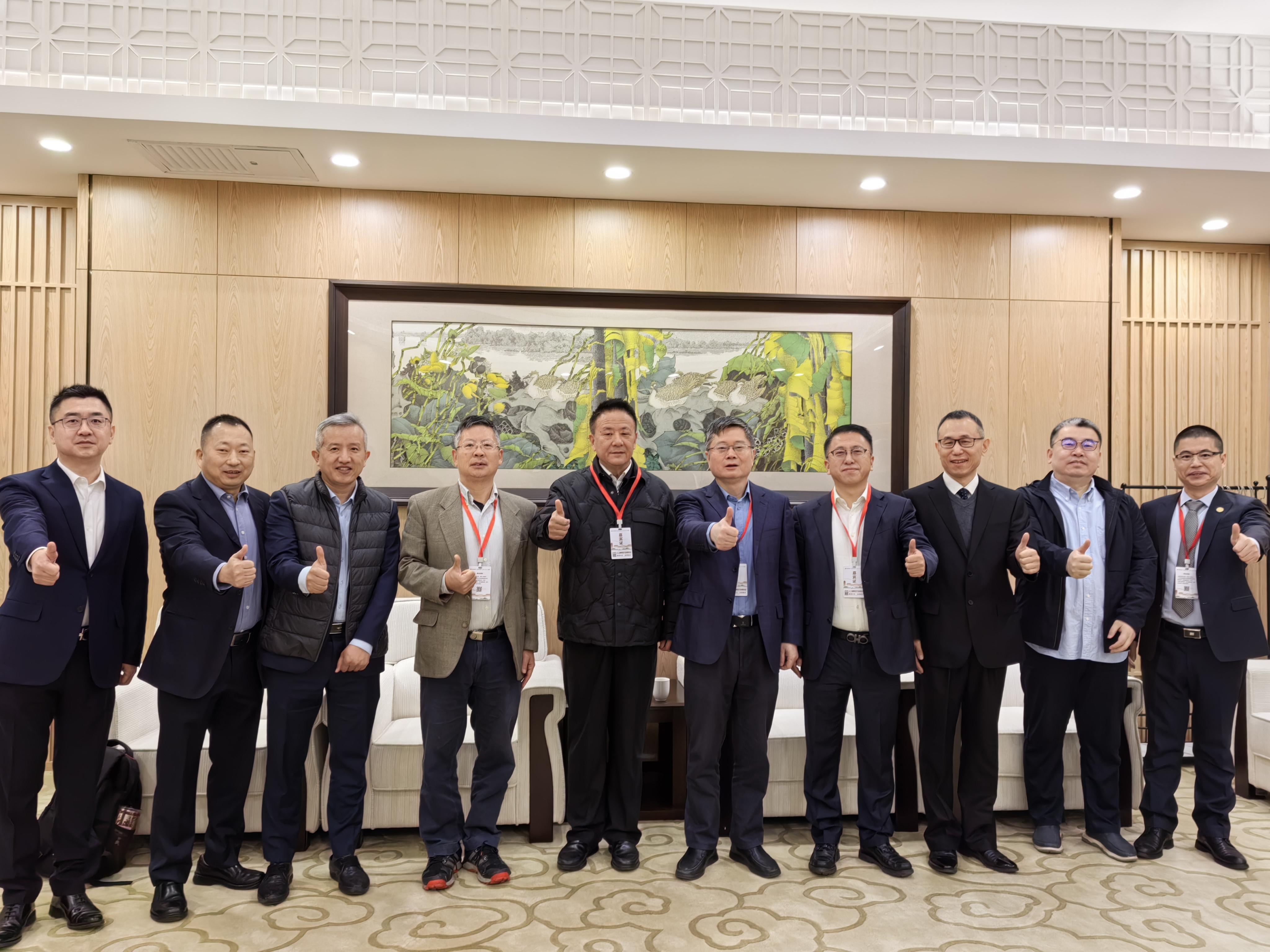 2025人工智能时代法商年会与会人员合影