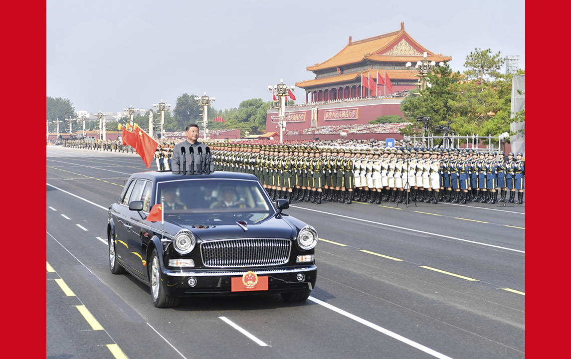 习近平检阅受阅部队