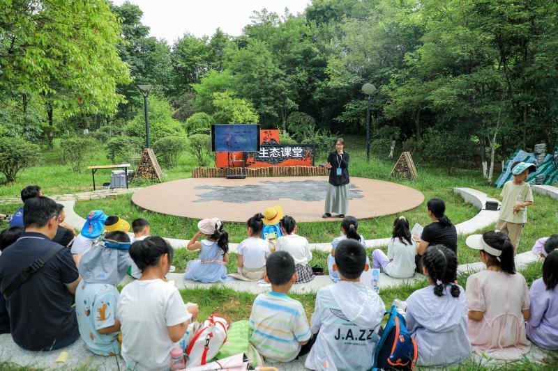 贵阳市观山湖区生态文明展览馆生态课堂.jpg