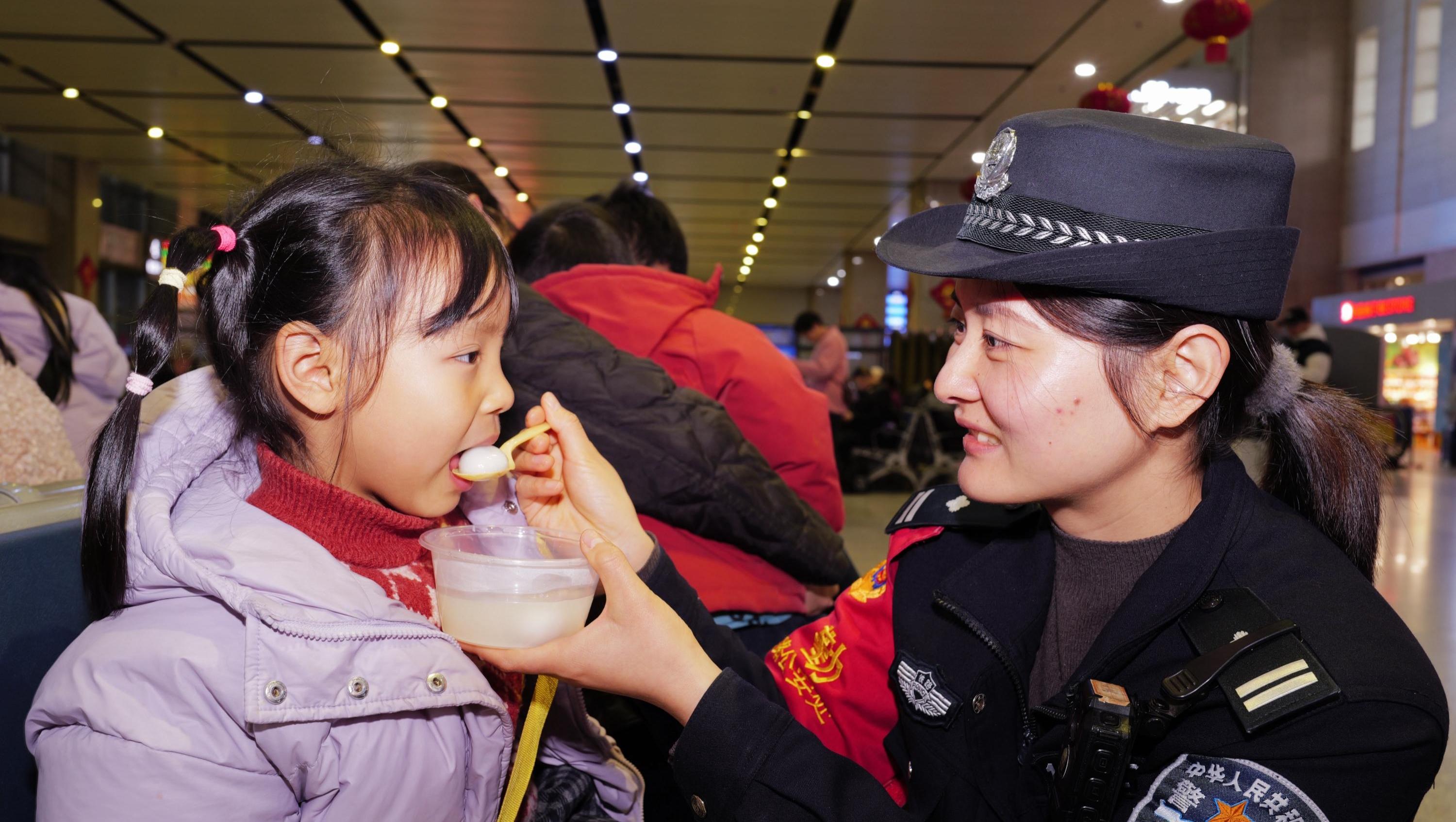 元宵佳节暖意浓