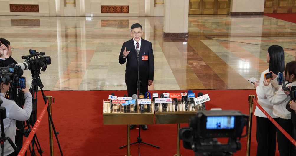 首場“部長通道”集中采訪活動舉行