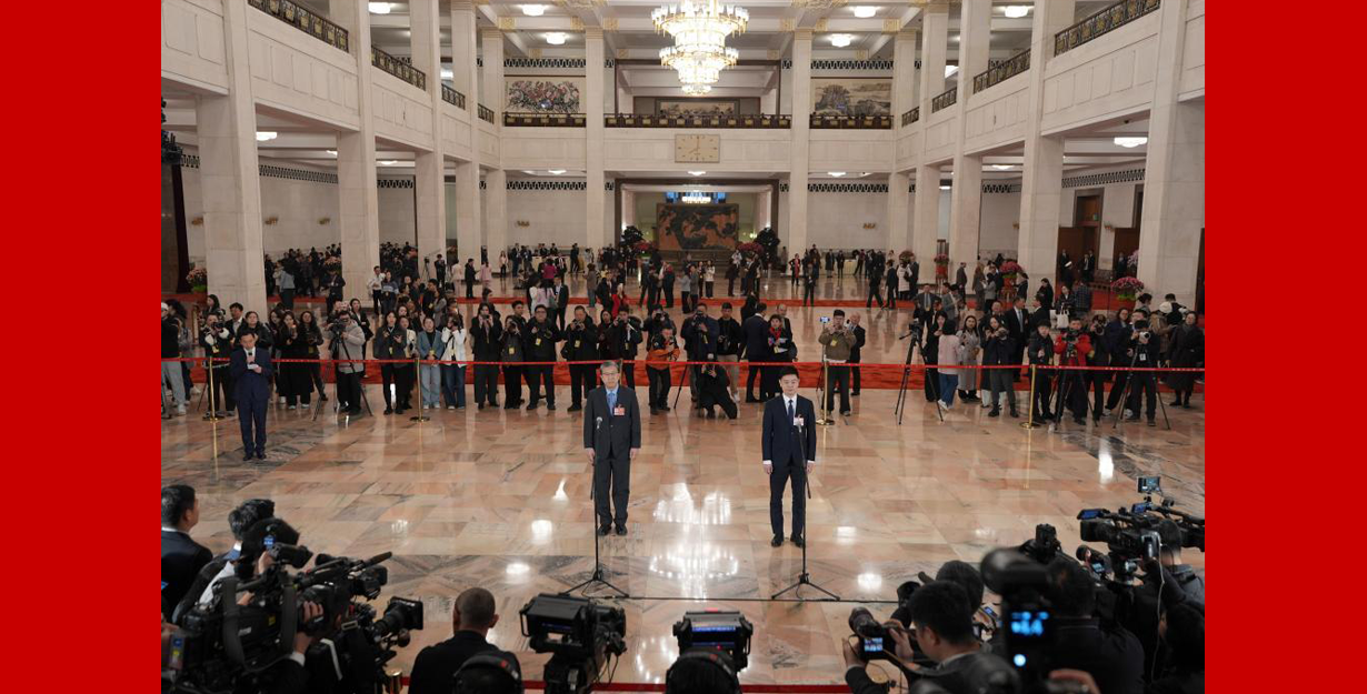 十四屆全國人大四次會議首場“代表通道”集中采訪活動舉行