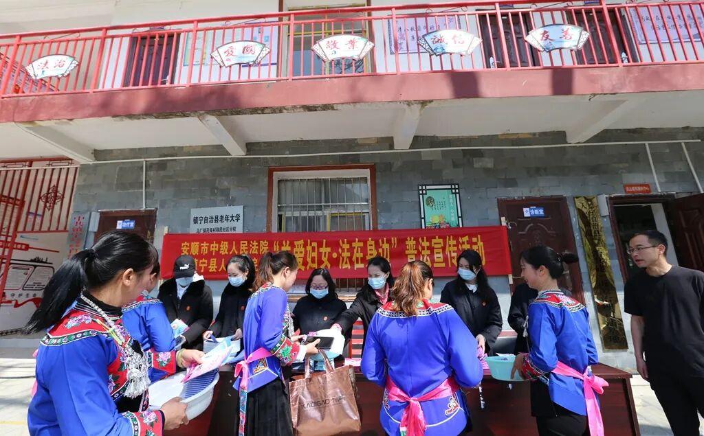 图5开展“三八”妇女节主题普法活动.jpg 图5开展“三八”妇女节主题普法活动.jpg