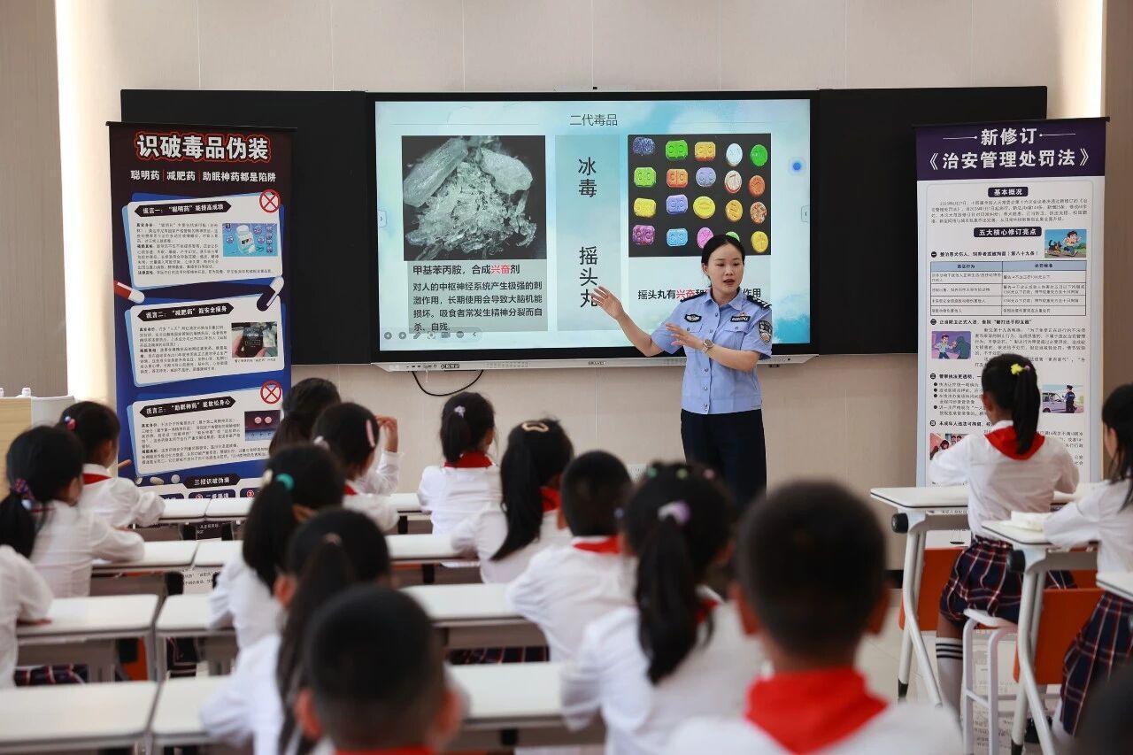 甘肃司法行政戒毒系统开展“开学第一课”禁毒宣传进校园系列活动