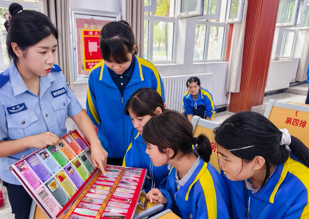 新疆乌苏市：“开学第一课” 法治护成长