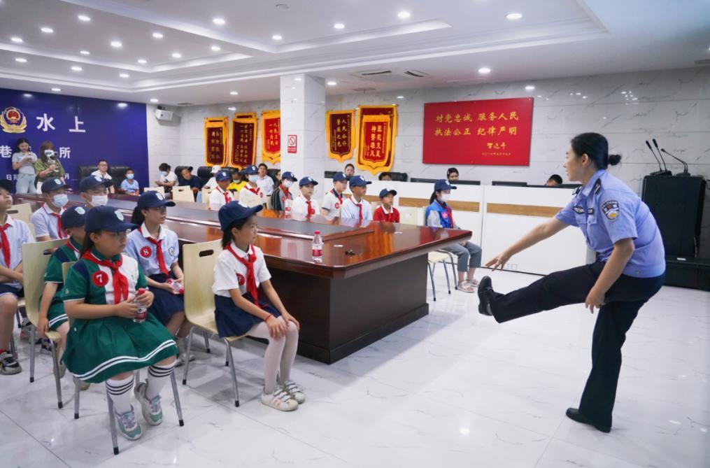 https://imagepphcloud.thepaper.cn/pph/image/257/429/49.jpg