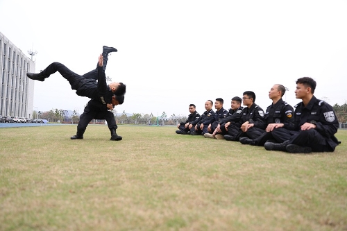 丽水公安特警开展春季大练兵