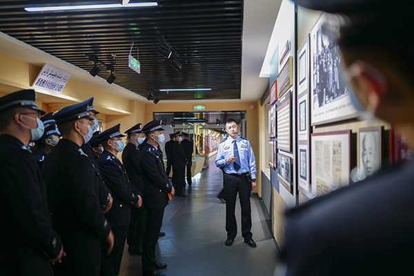 新疆边检总站:巡礼红色基地 铸造忠诚警魂