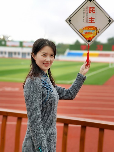 楷书专业委员会委员,湖北省书法家协会会员,宜都市书法家协会副主席